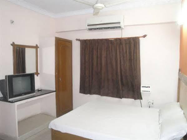 Oyo Hotel Lakshmi Paradise Visakhapatnam Zewnętrze zdjęcie