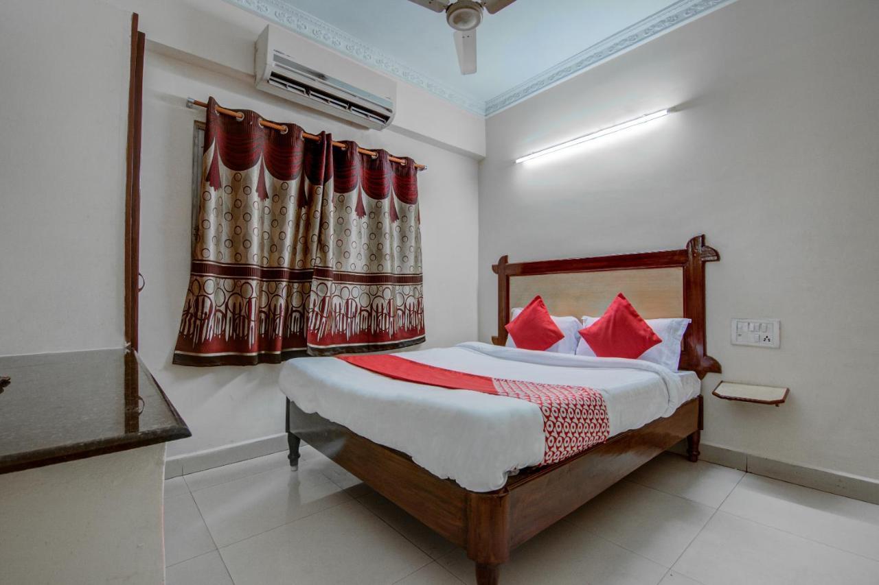 Oyo Hotel Lakshmi Paradise Visakhapatnam Zewnętrze zdjęcie