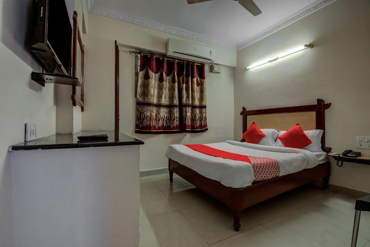 Oyo Hotel Lakshmi Paradise Visakhapatnam Zewnętrze zdjęcie